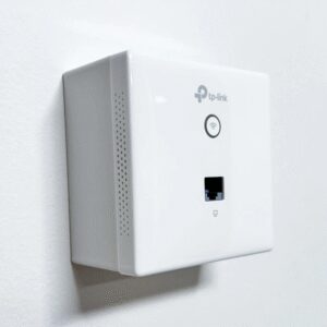 TP-LINK držiak s káblovou krytkou pre EAP115/250/650-Wall a TAPO S210/S220 na stenu, biely